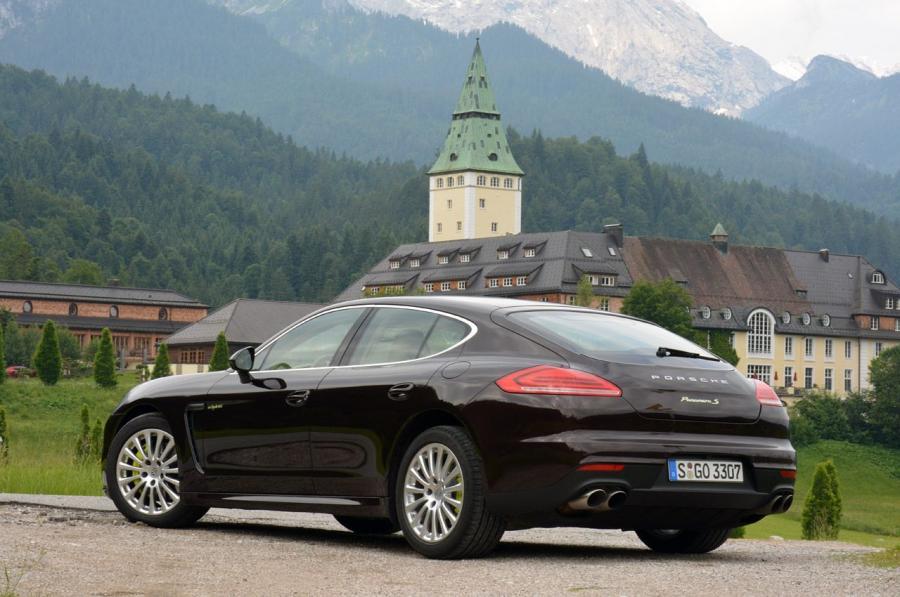  Porsche Panamera S E-Hybrid 2014 года  (фото 44 из 50)
